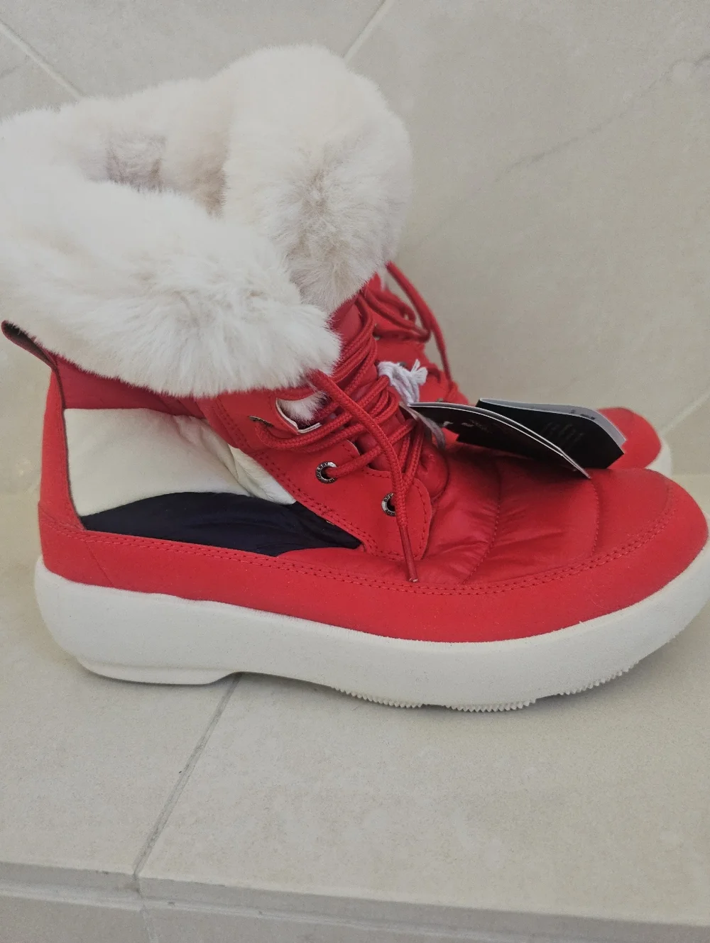Sperry Bearing Plushwave Women’s Red Winter Lace-Up Boots with Faux Fur Collar